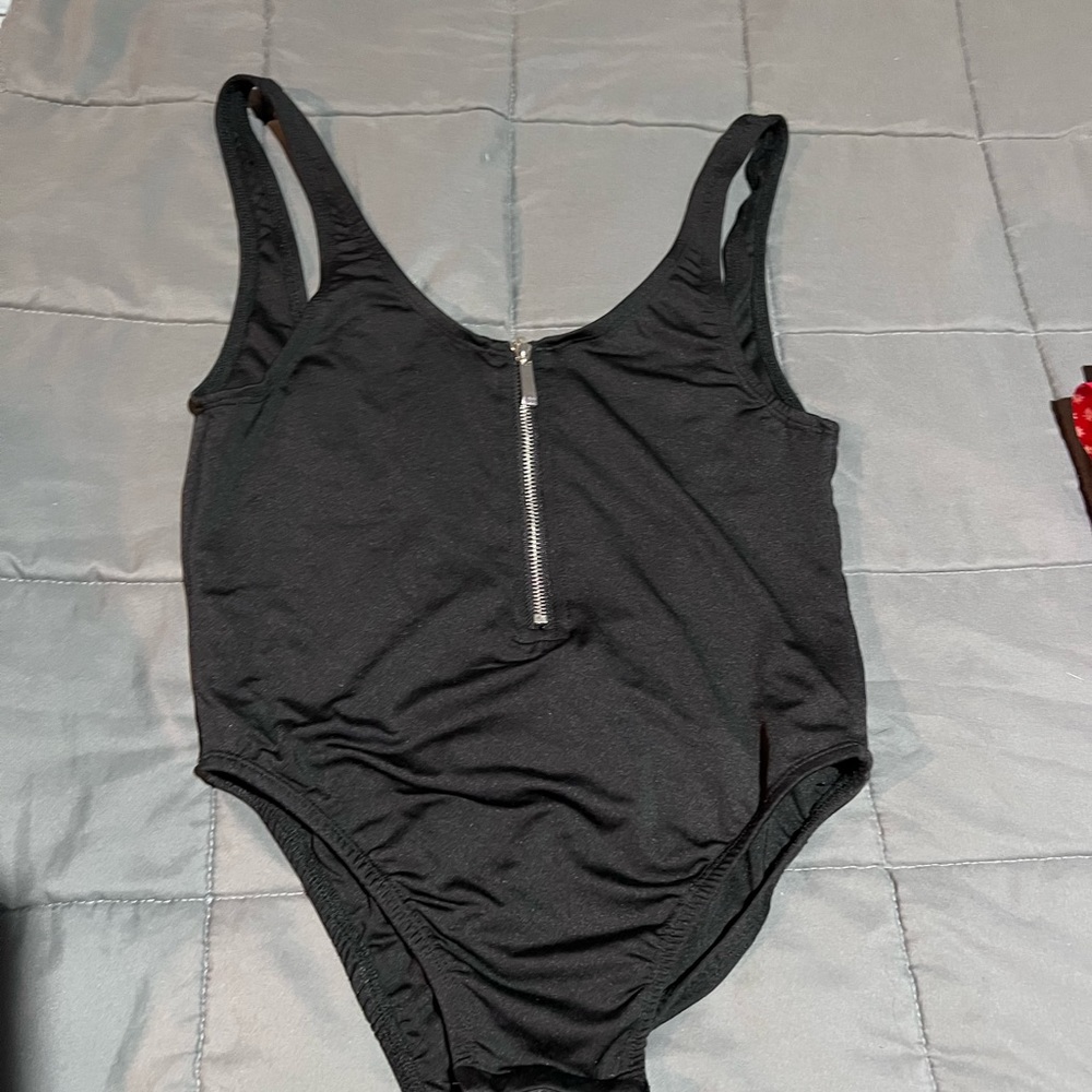 maniere de voir bodysuit front zipper